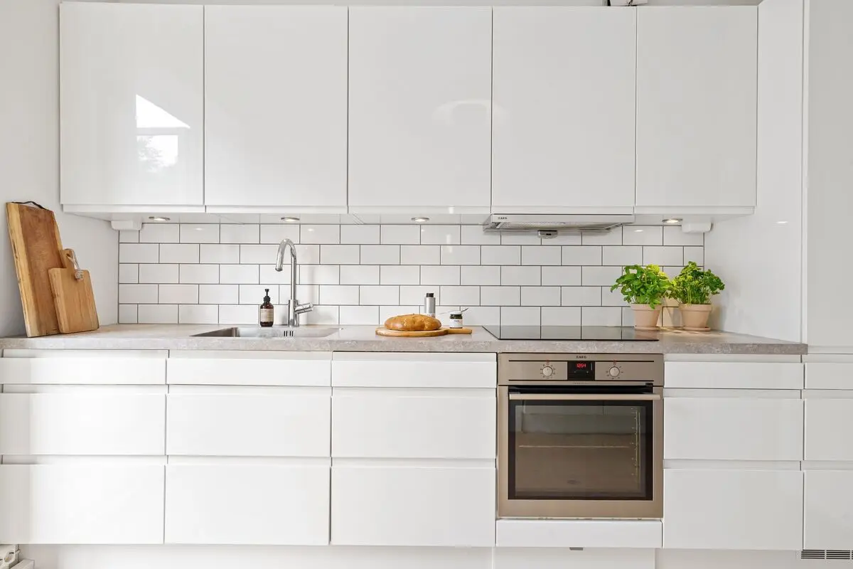 کاشی بین کابینتی مناسب کابینت سفید
