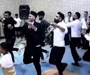 آواز محلی؛ پایکوبی محلی شیرازیا که یه متر میپرن هوا ذره ای تو رقصشون تنبلی نمیبینی