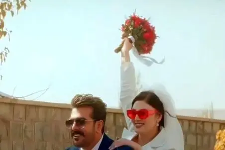 آواز شاد؛ فیلم عقد مریم مومن فقط ادهای دوماد رو موتور وینگ وینگ میگازه