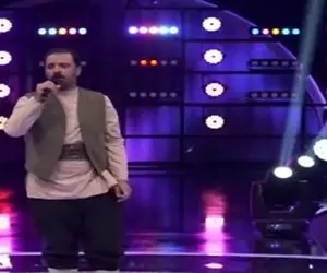 آواز تشابهی؛ مرد آهنگ خواننده فارسی زبان اونورآبی رو ازش بهتر خوند صداشونو قاطی میکنی