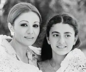 سفر به ایام قدیم سال 1346؛ بازیگوشی فرحناز پهلوی تو 6 سالگی وسط کاخ نیاوران
