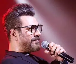 آواز محلی؛ لری خوندن گرشا رضایی که نمیفهمی چی میگه ها ولی چشمات پر ذوق میشه از لحنش