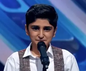 آواز احساسی/ صدای این پسر قلب سنگ رو آب میکنه از بس که با تموم وجودش میخونه