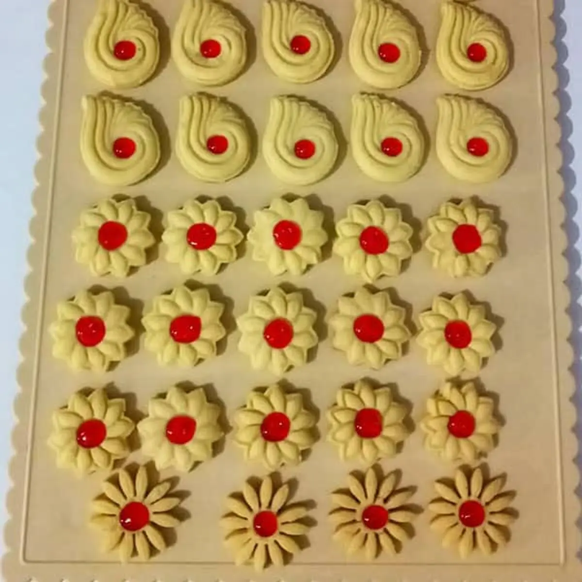 shirini-yaghuti-1