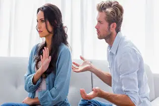 این پنج نشونه به شما آلارم میده که باید زودتر رابطه عاطفیتون رو تموم کنید
