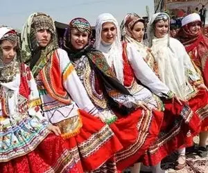 آواز محلی؛ رقص کرمانجی خیلی شاد مردم خراسان شمالی که نشون میده چقدر روحیه دارن