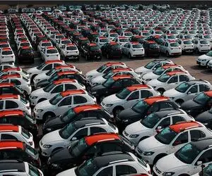 قیمت خودرو امروز جمعه ۱۳ مهر ۱۴۰۴؛ بی اعتنایی بازار به کاهش قیمت دلار
