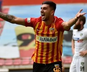 سر مربی استقلال به دنبال ستاره مقدونیه ای!