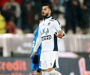 ستاره سابق استقلال قرارداد خود را فسخ کرد