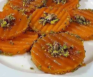 آموزش آشپزی؛ کدو حلوایی مجلسی با عطر دارچین و شیره‌ی انگور 