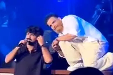 آواز احساسی؛ آهنگ خوندن عرفان طهماسبی وسط خوندن معین زد و تشویق هیجانی عجیب مردم