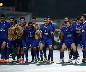 پایکوبی بازیکنان استقلال بعد از صعود