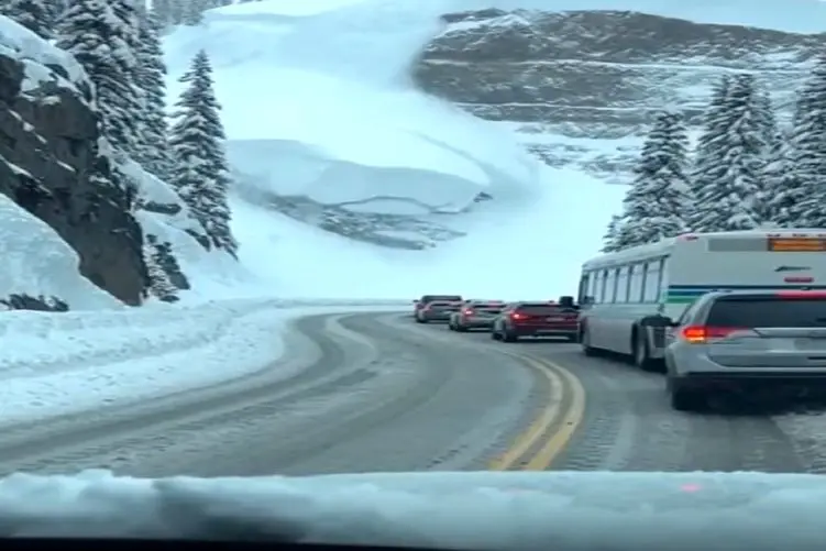 معماری طبیعت؛ بهمن به ماشینا سلام داد