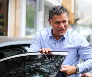 (عکس) علی دایی در کنار رفیق بی کلک اش!‌