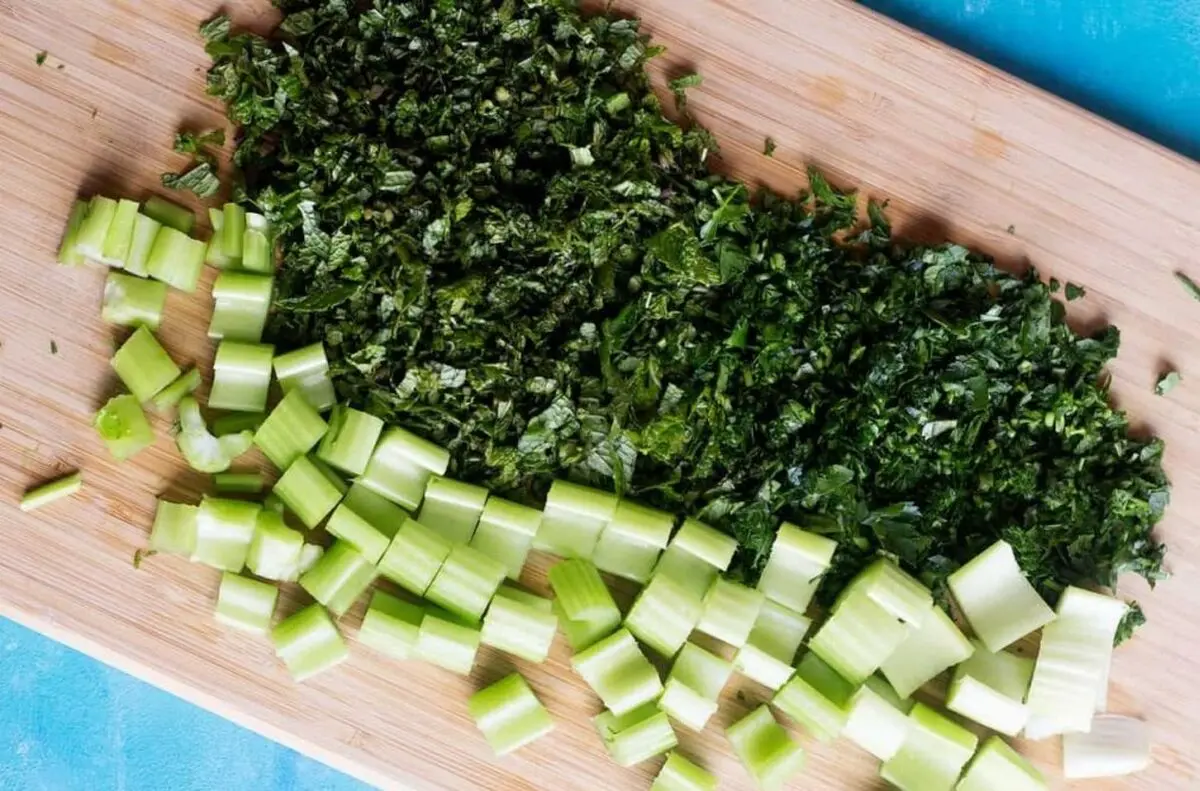 سبزی خورشت کرفس