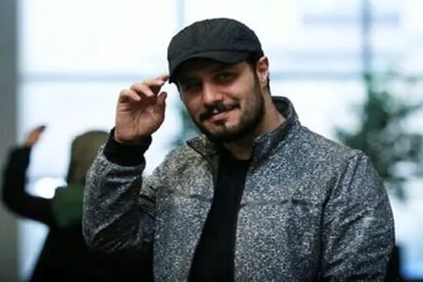 جواد عزتی به همراه پدر و برادرش