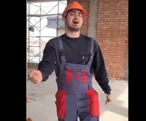 آواز خیابانی؛ آقاهه با لهجه خارجیش چه باحال آهنگ دیونتم رو میخونه فقط جنازه کشیدنشون