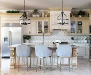 ایده های خلاقانه؛ فضای خالی بالای کابینت رو مخت؟ 14 ایده جذاب واسه دکوراسیون این قسمت