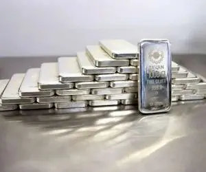 قیمت نقره امروز شنبه ۴ مرداد ۱۴۰۴؛ قیمت نقره ۲۶۰۰ تومان ارزان شد