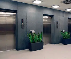 اگر هنگام حمله هوایی اسرائیل صهیونی و ملعون در آسانسور گیر افتادیم، چه کنیم؟