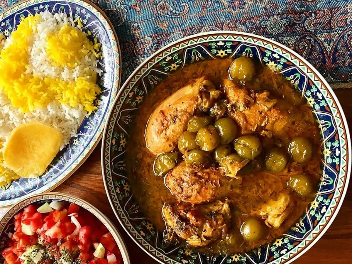 خورش گوجه سبز