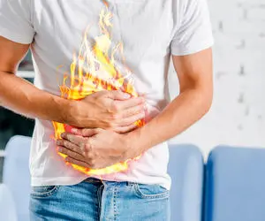 همه چیز درباره رفلاکس معده از علائم تا درمان خانگی 