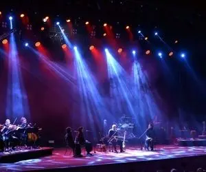 آواز پرطمطراق؛ گروه پورناظری ها تو کنسرت چه با قدت و مکنت می خونن ساربان اشتران بین