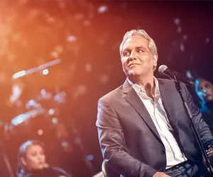 آواز هنرمندانه؛ کنسرت مهران مدیری برا اولین بار تو دبی که شبی باشکوه و بی تکرار ساخت