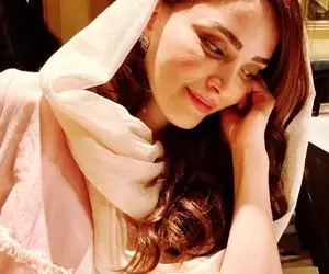 (عکس) بهنوش طباطبایی خانم دکتر شُل حجابی که یکباره چادری شد!