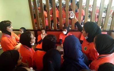 تماس تصویری جهانبخش با دختران فوتبالیست!