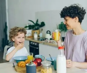 پدر و مادرها بخوانند؛ خوراکی های ممنوعه برای کودکان