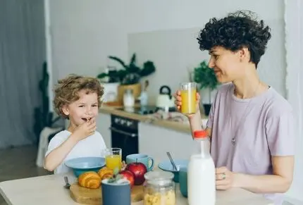 پدر و مادرها بخوانند؛ خوراکی های ممنوعه برای کودکان