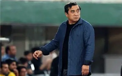 انتقاد خداداد عزیزی از بازی شاگردان مهدی رحمتی/ فوتبال نبود، بیمارستان بود!