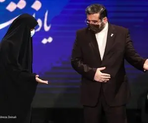 (تصاویر) دختر سردار سلیمانی در اختتامیه جشنواره فجر