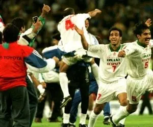 (عکس) دیدار عقاب آسیا با گزارشگر خاطره ساز!