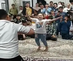 آواز آذری؛ خواهر و برادر با رقص ترکی مجلس عروسی رو دست گرفتن خواننده انرژیش رفت بالا
