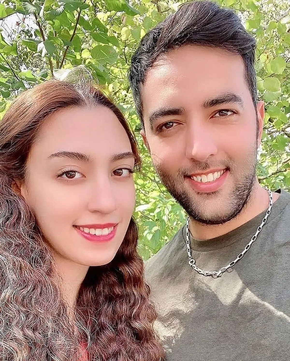 کیمیا علیزاده و همسرش