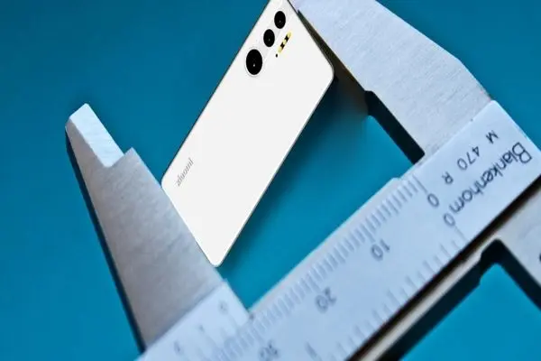 lleged Xiaomi 12 mini render surfaces