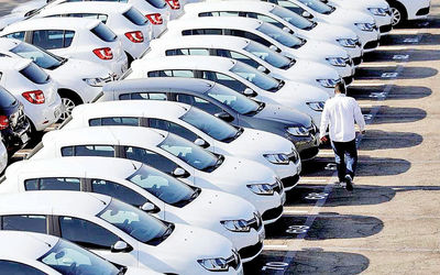 کف قیمت خودرو داخلی در بازار آزاد به مرز ۴۰۰ میلیون رسید