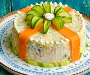 آموزش آشپزی؛ سالاد الویه با مرغ با یه تزئین خاص