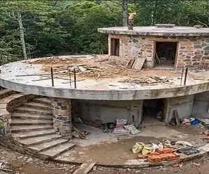 معماری خلاقانه؛ اوضاع خونه از توالت بین راهی هم بدتره ولی بعد تعمیر سوپرلوکس شد