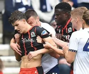 8 جلسه محرومیت برای بازیکنی که گاز گرفت!