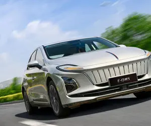 مشخصات فنی و قیمت هونگچی QM5؛ جایگزین تسلا برای بازار ایران