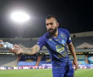 مدافع سابق استقلال در لیست خرید فرهاد