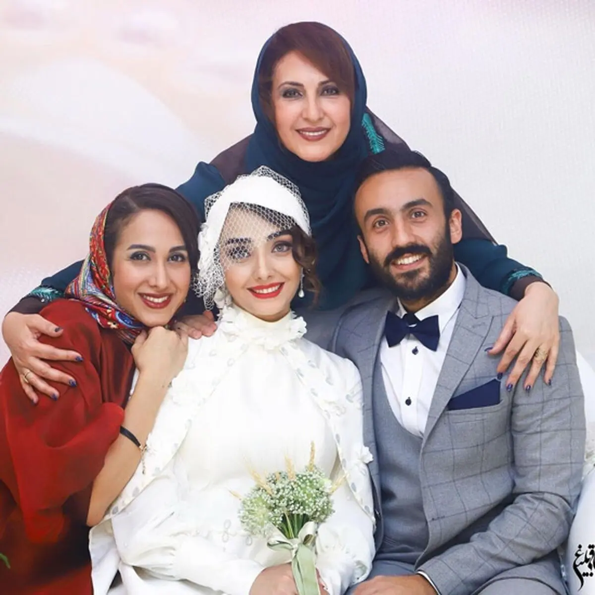 فاطمه گودرزی و پسرش و دخترش و عروسش
