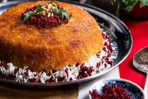 آشپزی حرفه ای؛ طرز تهیه ته چین مرغ با ترفند هایی که خمیر نمیشه بوی تخم مرغ هم نمیگیره