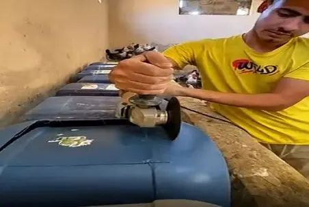 دامداری نوین؛ خیلی شیک با دبه لونه مرغ درست کرد دیگه تخم مرغا پخش و پلا نمیشن زیر پا