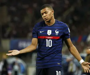 اقدام جنجالی کیلیان ام باپه؛ توهین به تیم ملی!