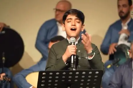 آواز کردی/ماهان به هامینی پسر بچه کرد از سبک باواجی کویه میخونه همه مات صدای پختش شدن