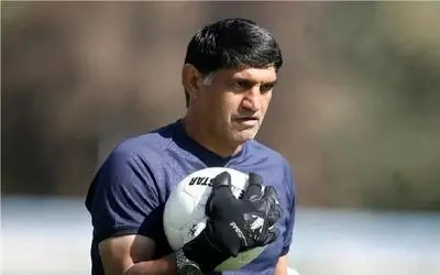 بهزاد غلامپور روی نیمکت استقلال جای نمیگیرد!